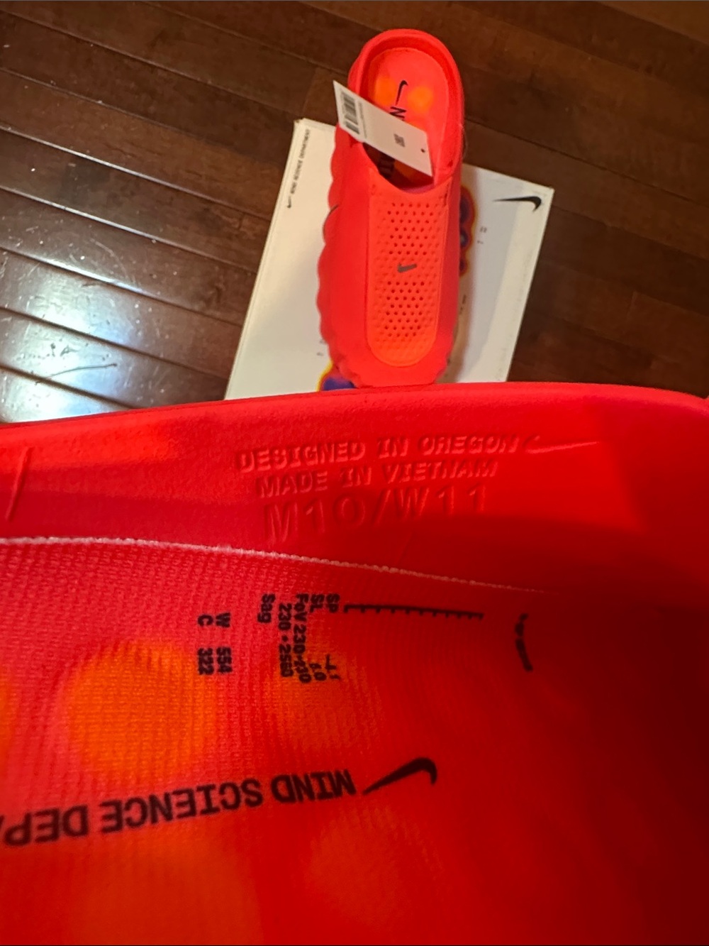 Nike Mind Bright Red Slip-On Foam Clogs - Picture 7 of 8
